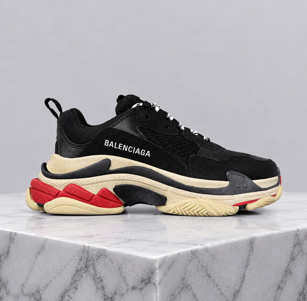 Balenciaga Triple S Black / Red